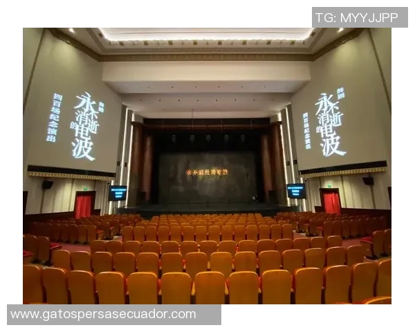 薛松的艺术人生探索与创作旅程：从传统到现代的跨越与融合